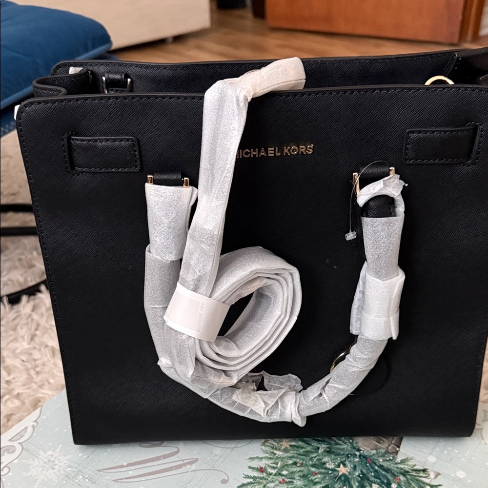 Michael Kors Black Satchel with Gold Accents LARGE - Picture 4 of 5